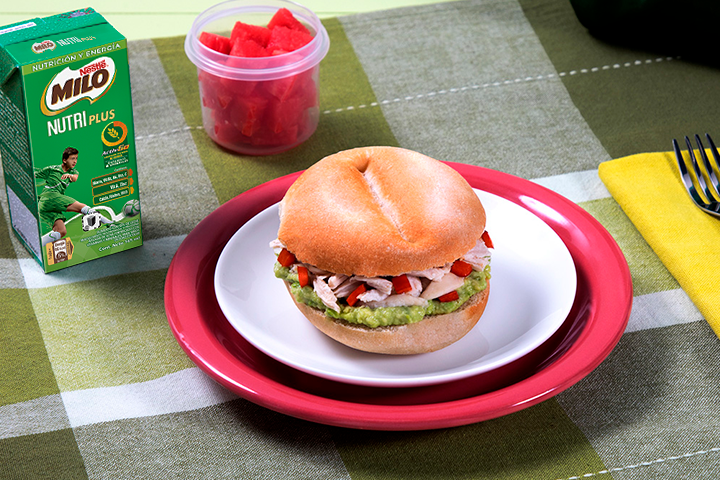 
Pollo con palta y sandía
